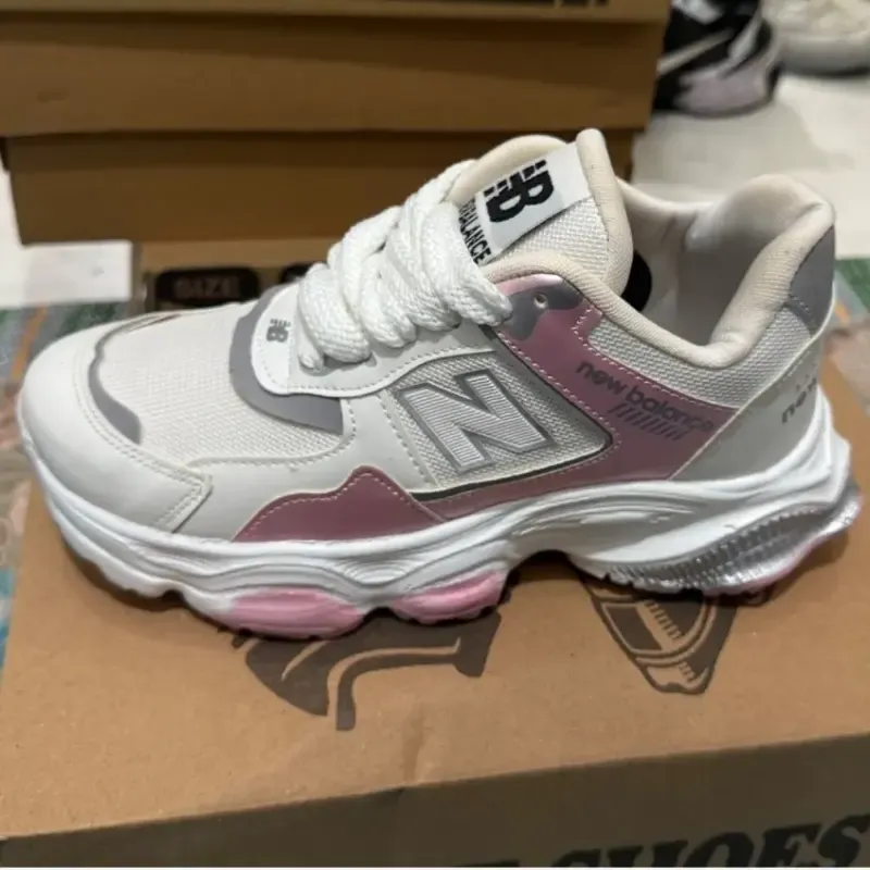 کفش کتانی زنانه نیوبالانس مدل LEO زیره دورنگ پیو